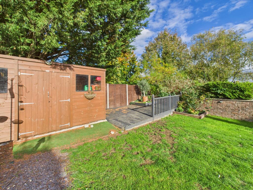 CAM02136G0-PR0484-STILL017