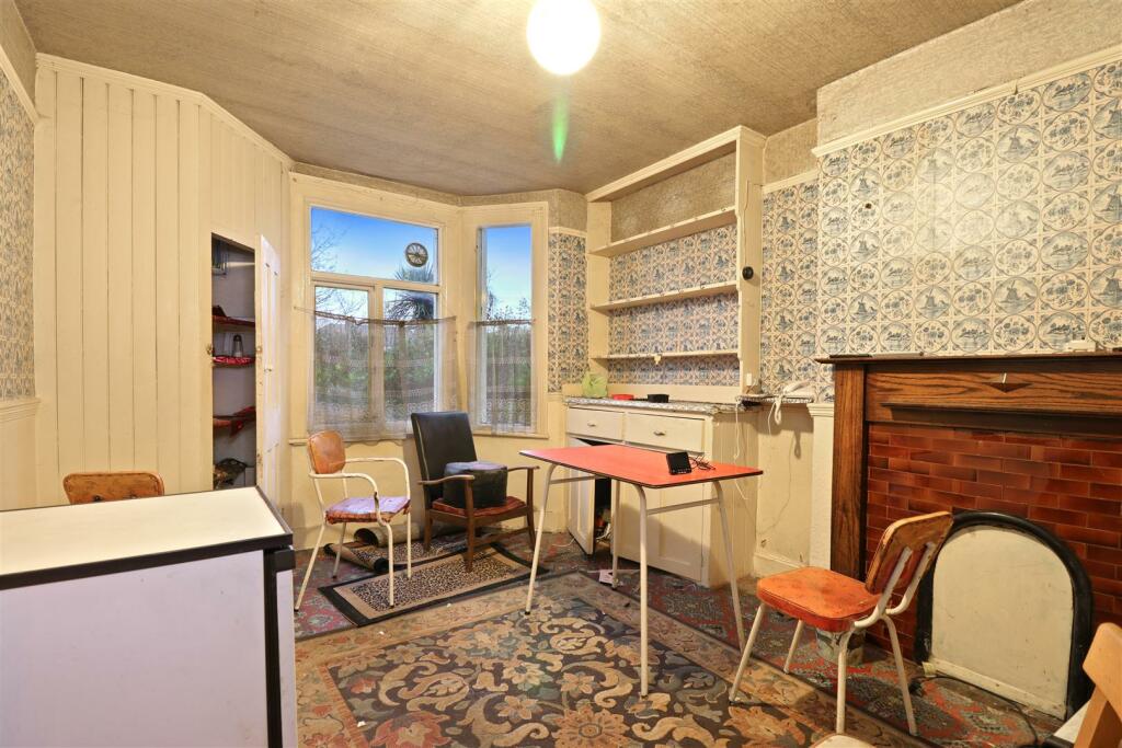 07-1efb78921 AM 25 Clifford Gardens, Kensal Rise, 