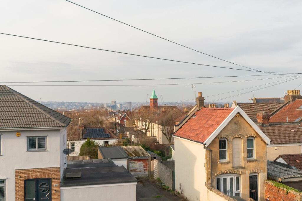 0R5RKE - Bedroom View B.jpg