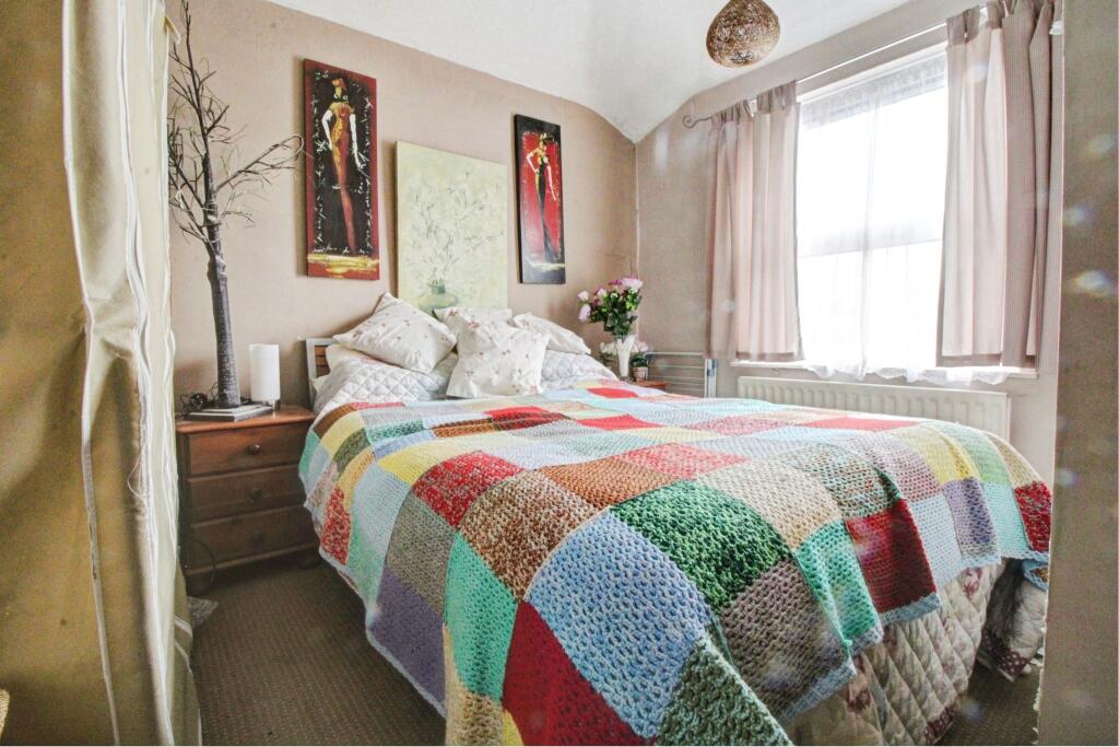 0dcccccc-Bedroom 202