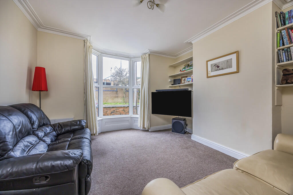 33 Gladstone Road...