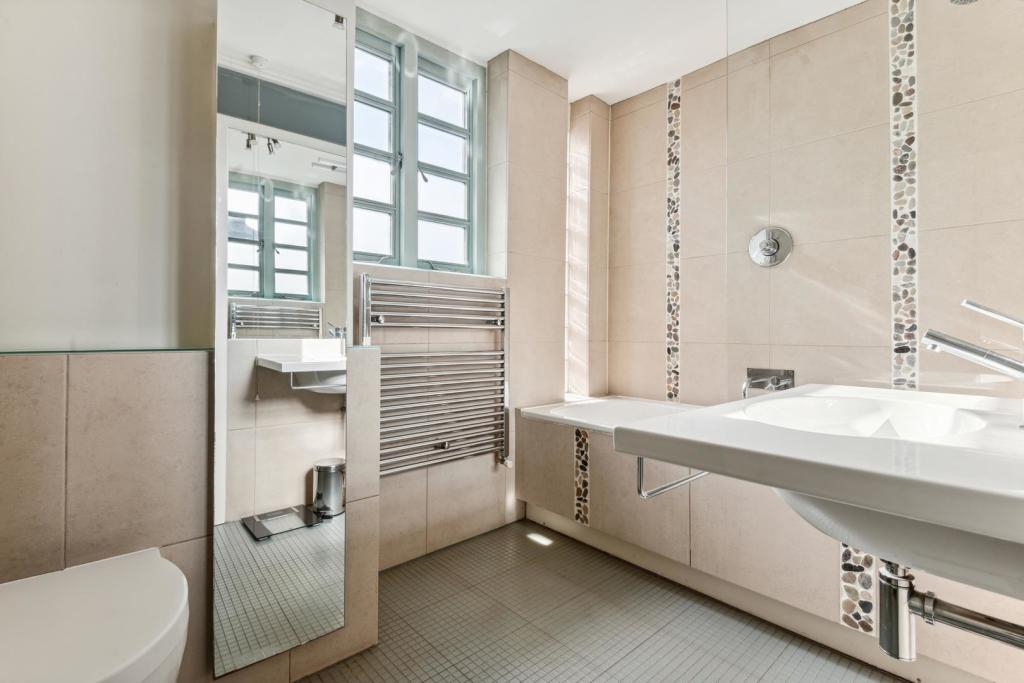 First Floor Family Bathroom