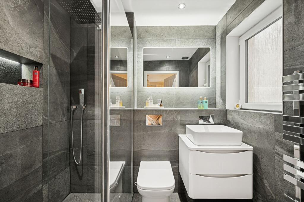 Bedroom One En Suite