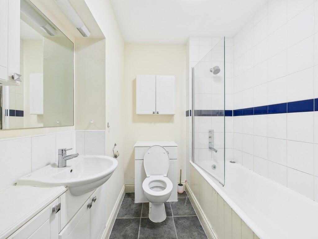 CAM04018G0-PR0381...