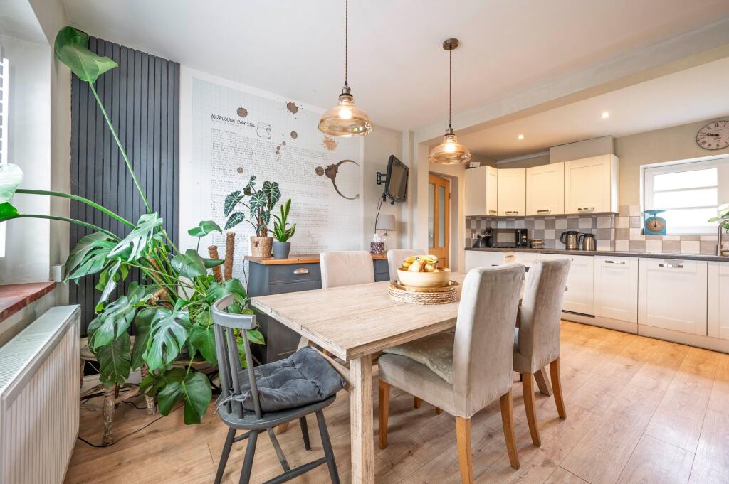 Kitchen / Breakfast Room