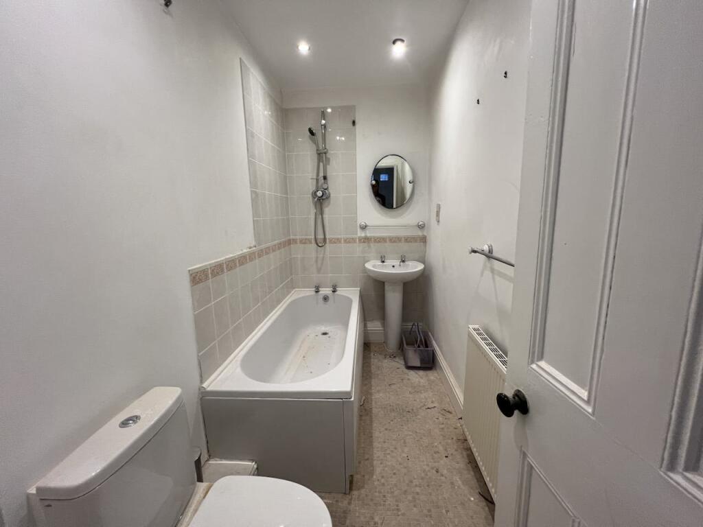 Ground Floor Flat Bathroom