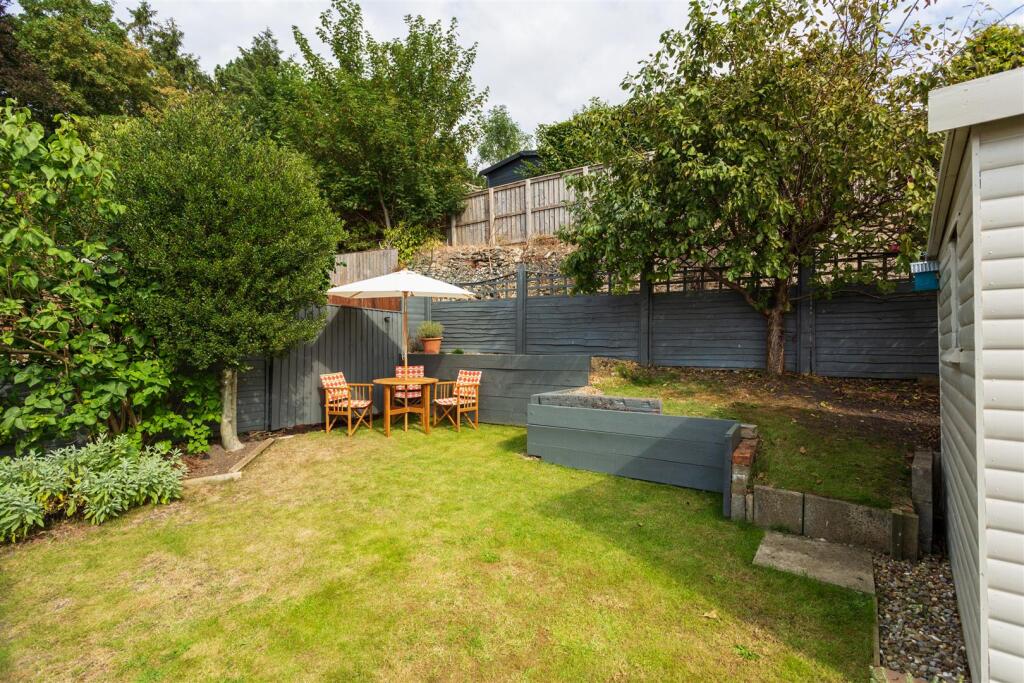 Honey Stone Cottage-03.jpg