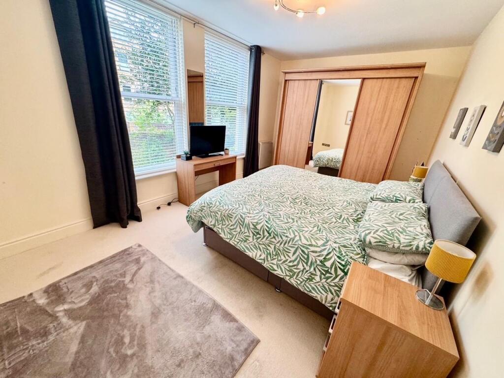 Bedroom 1.jpg