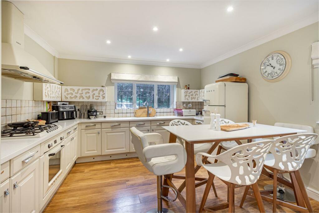 Kitchen-2.jpg