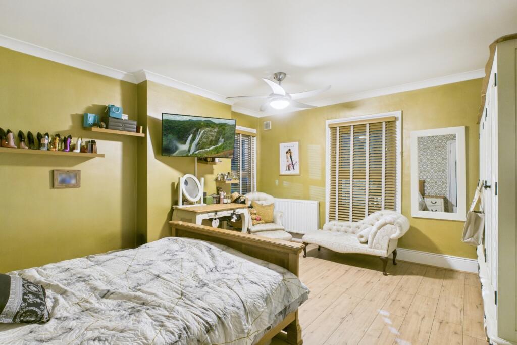 EweMove Spalding - Pinchbeck Rd - Bedroom
