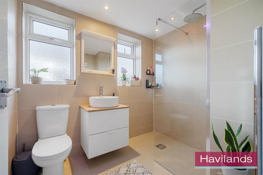 Fairlawn Close-2.jpg