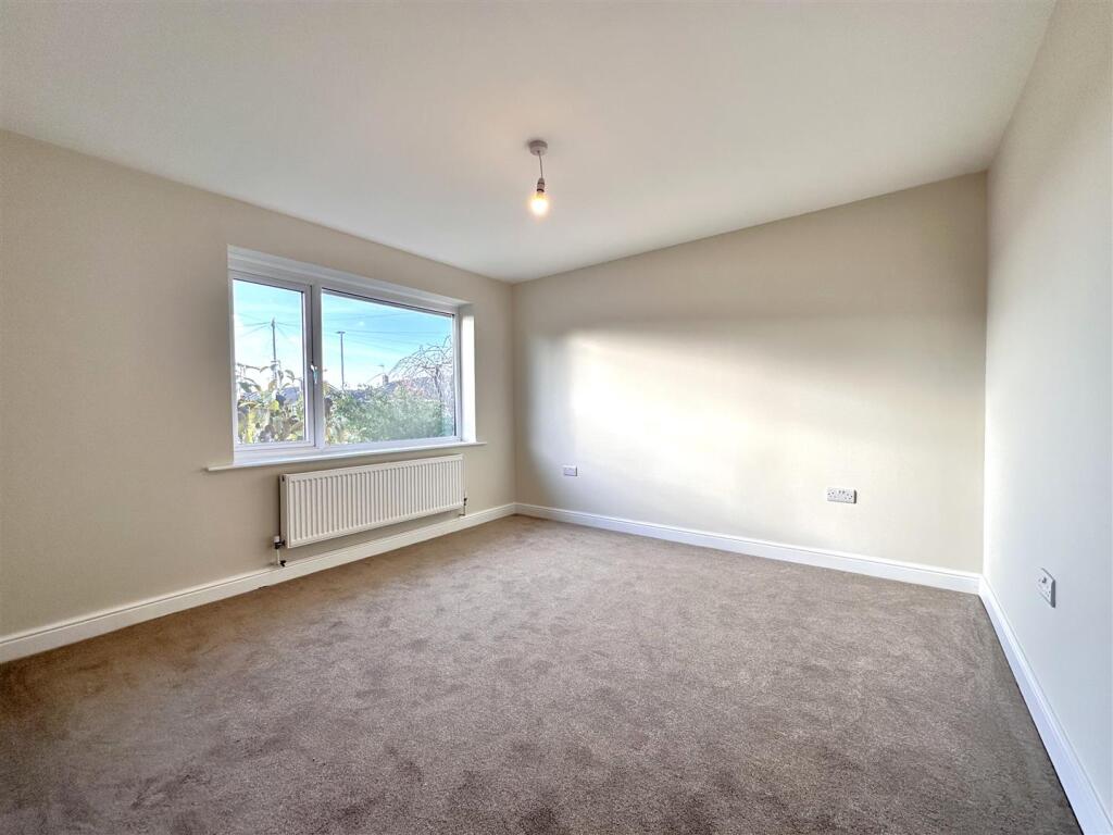 Master Bedroom 761