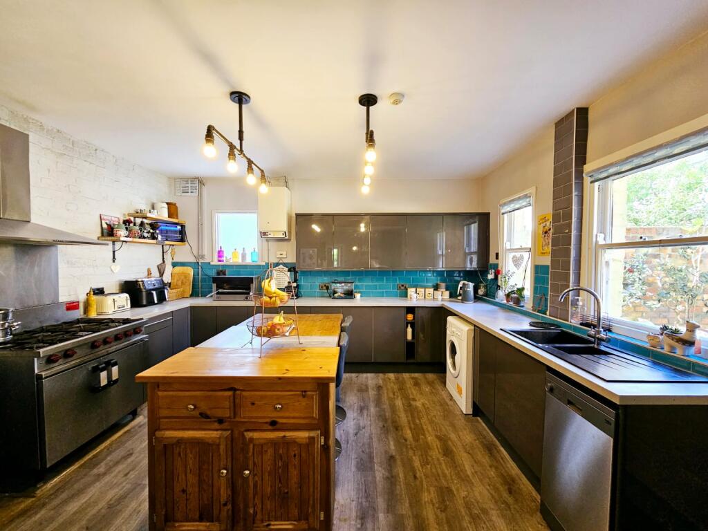 682ecb97-4b2a-4262-aaab-f13c70bc69ca