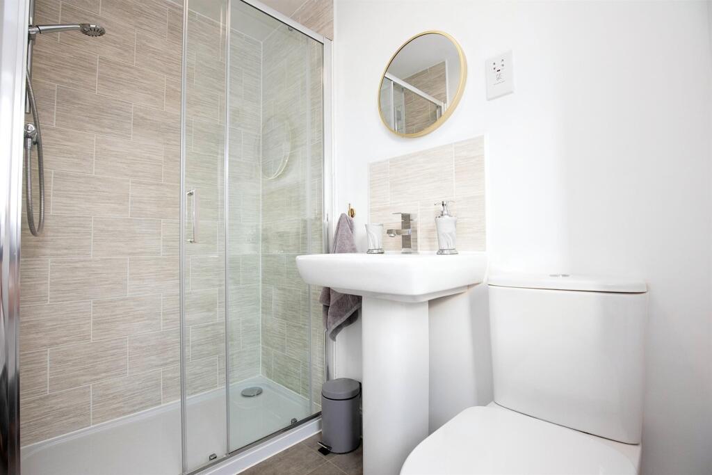 En-suite Bathroom