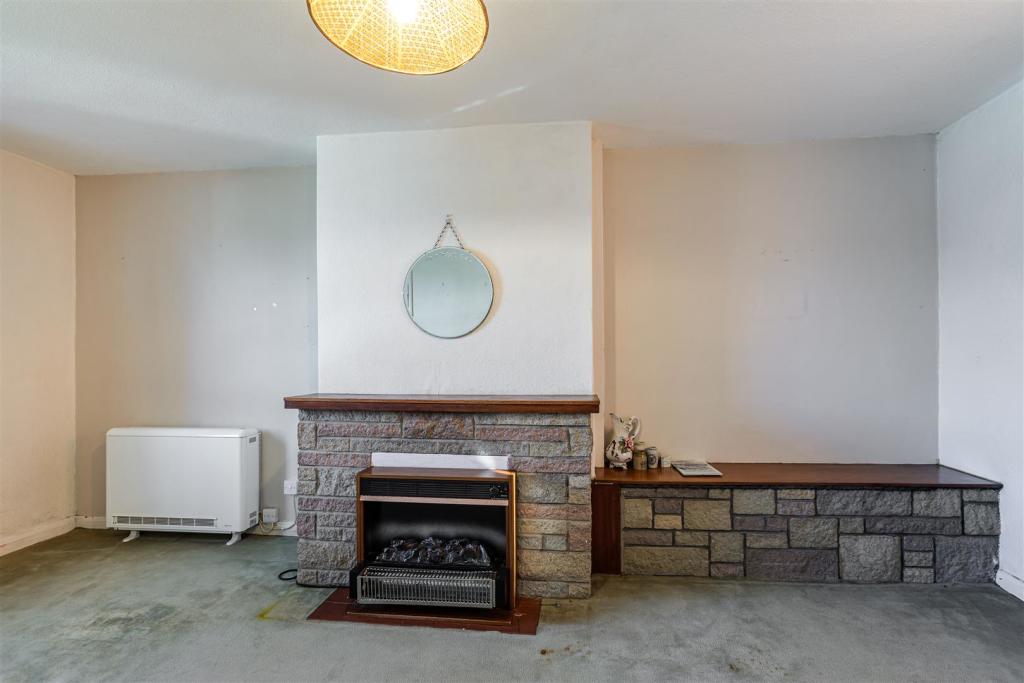 60 Priors Walk Melrose 05.JPG