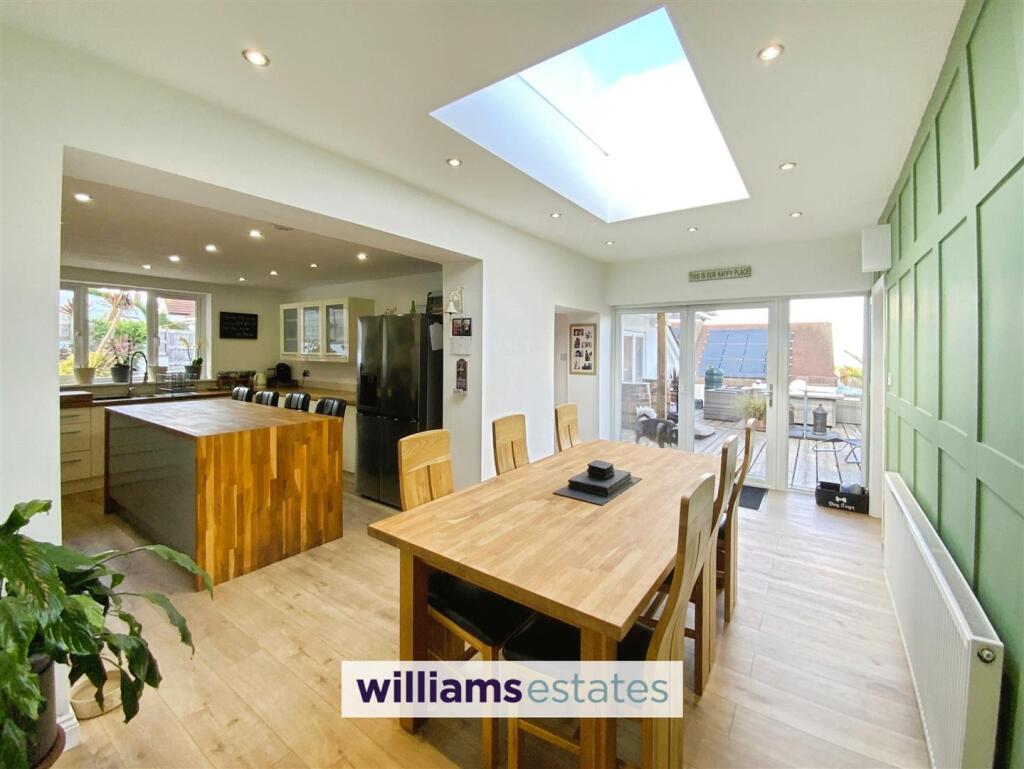 Kitchen &amp; Dining Room