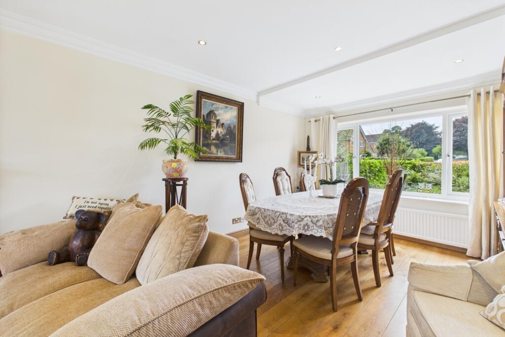 CAM03162G0-PR0301-STILL027