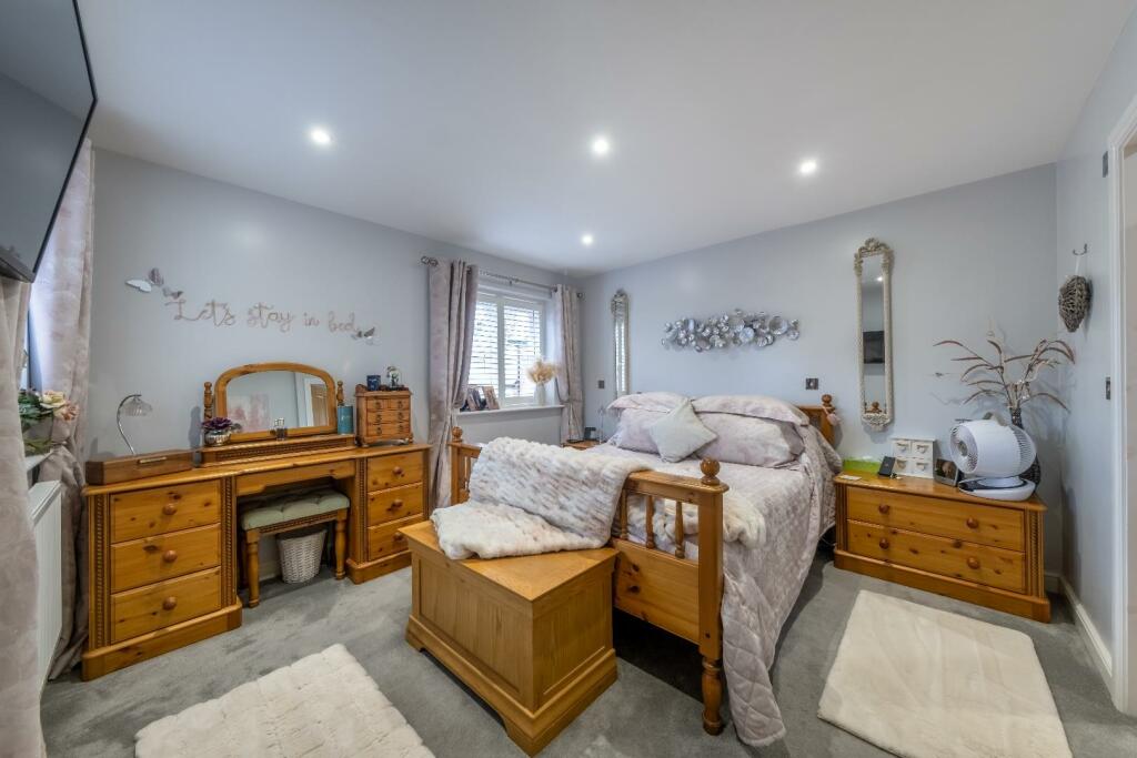 2 Bluebell Close-021.jpg