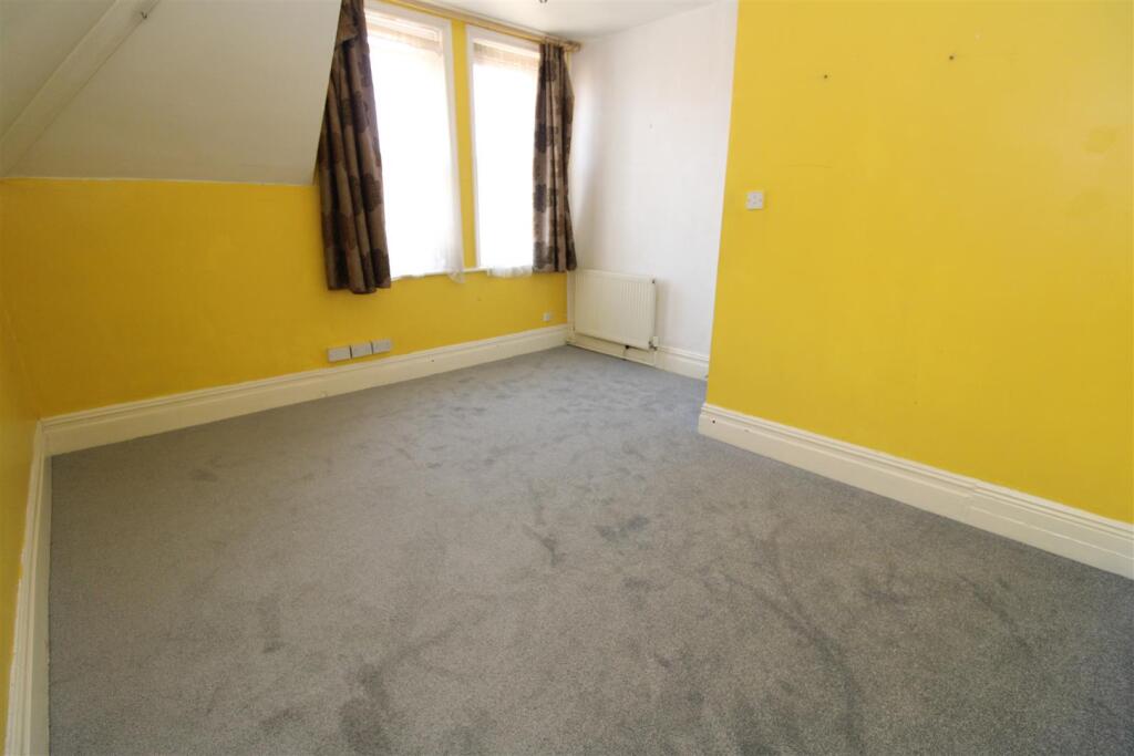 Bedroom 1.JPG