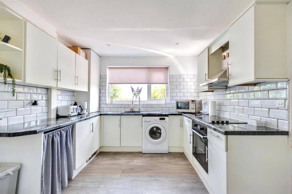Kitchen_1.jpeg