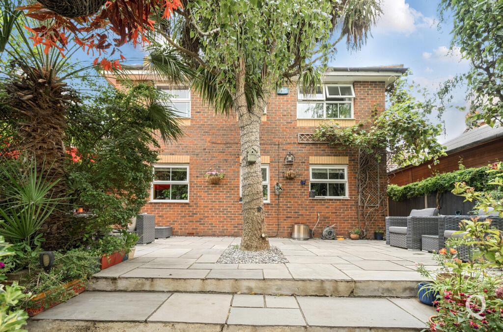 7f981ef4-0370-402...