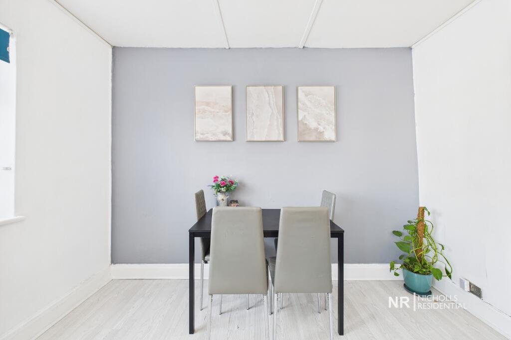 Lounge/Dining Room Extra