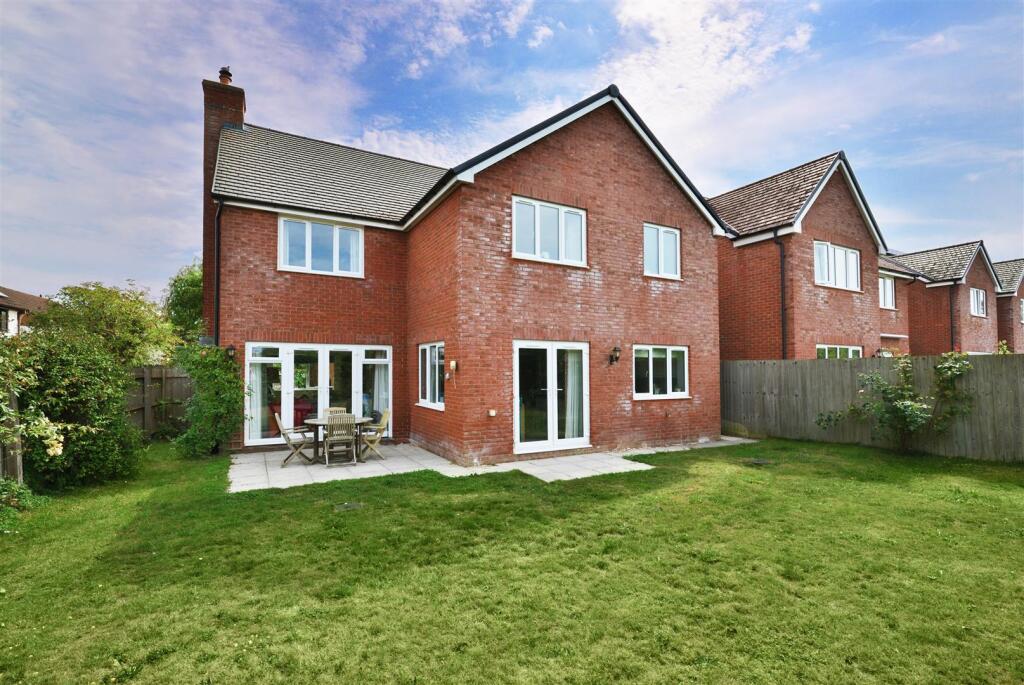 8 Parsonage Fields Wellington (08).jpg