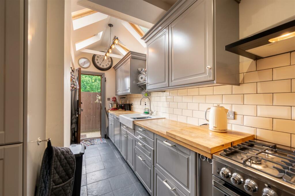 Kitchen 1.jpg