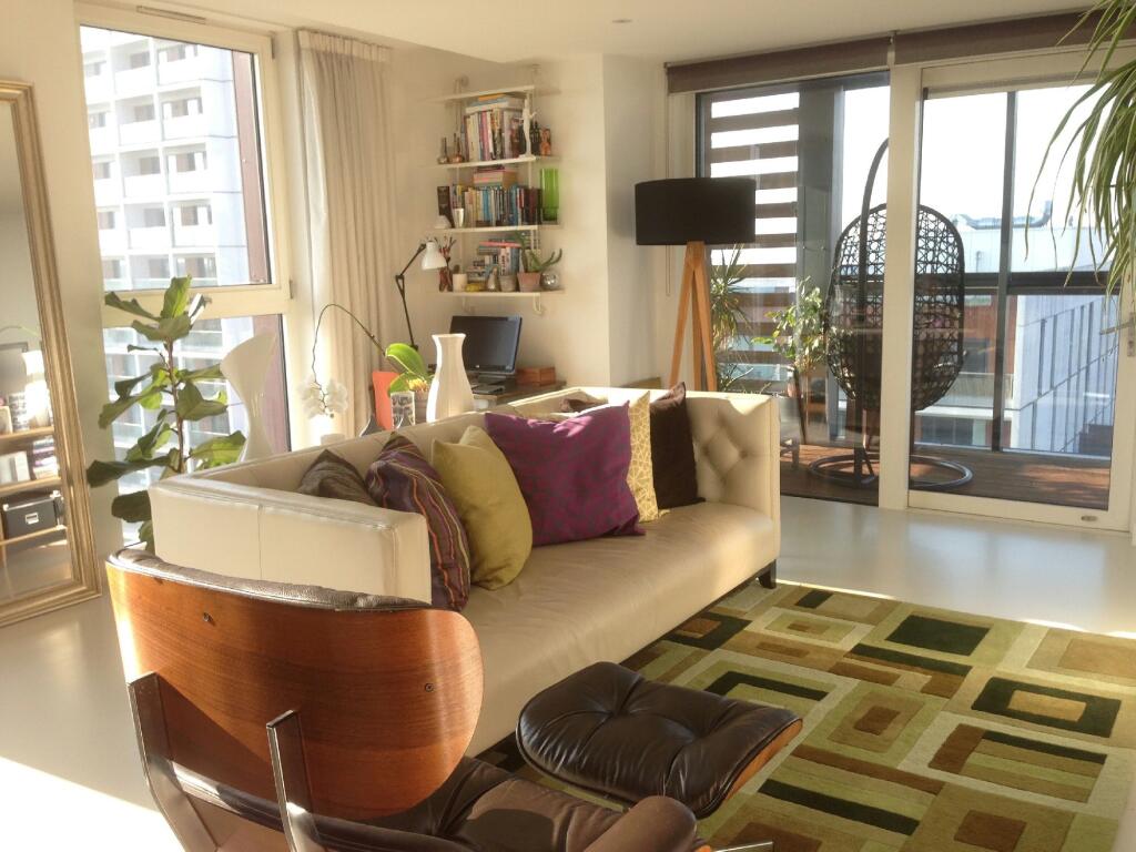 Reception Room/Dining Area