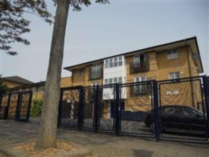 Warwal, Beckton E6 6WG