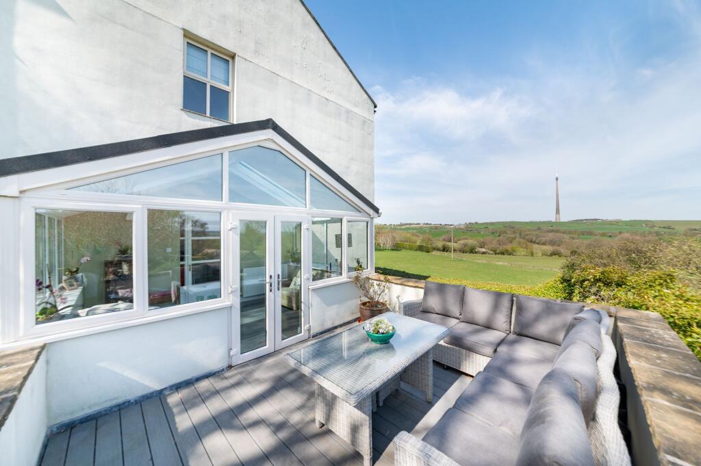 GARDEN ROOM