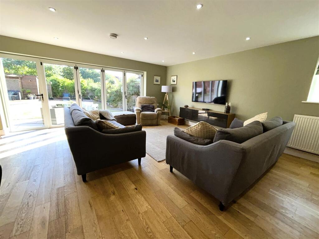lounge.JPG