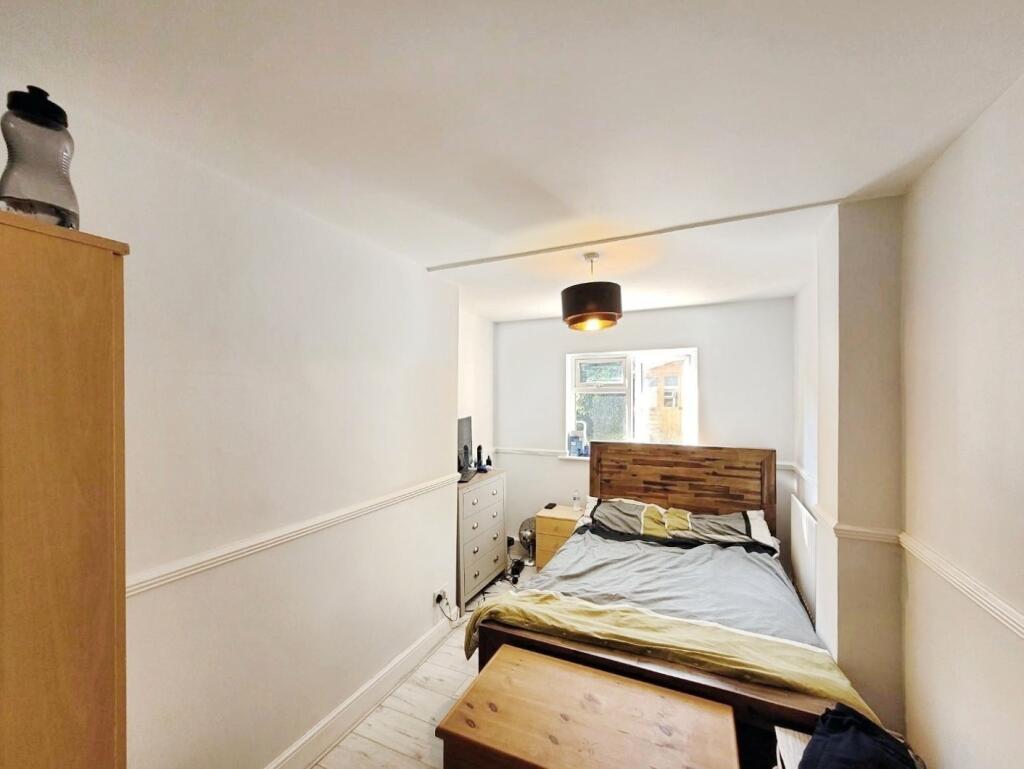 pbox-bedroom-335577.jpg