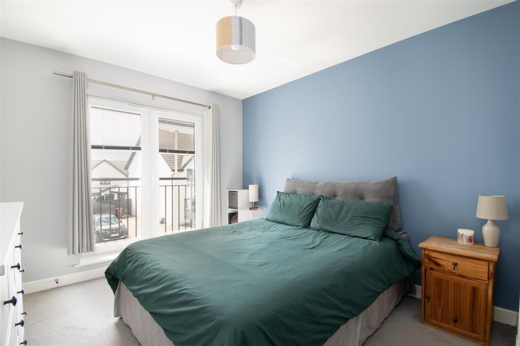 bedroom (2).jpg