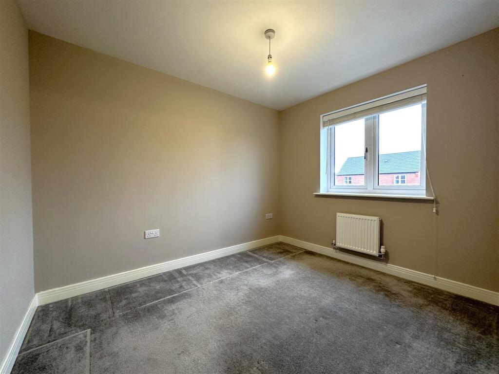 Master Bedroom 749