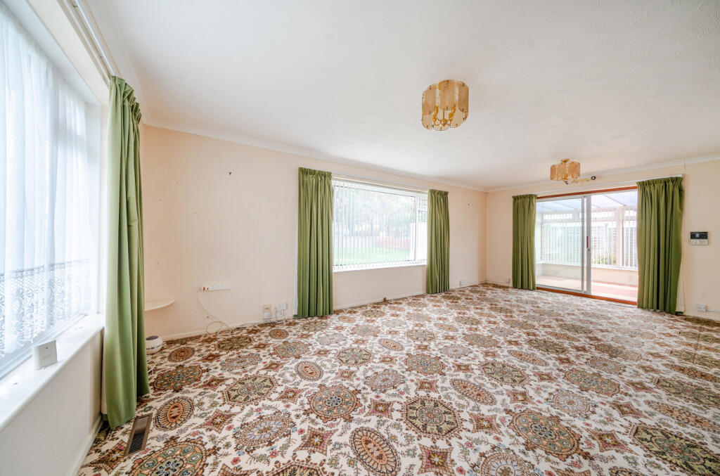 1370550-3-68f8e72...