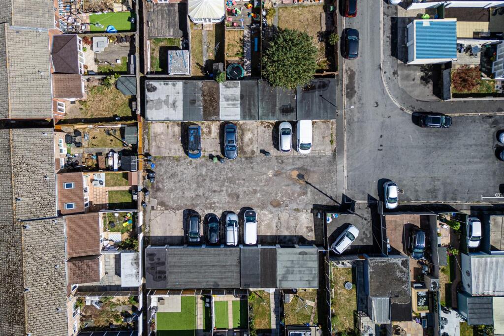 Garage and Parking &#64;, King Edward Close Whitchurch