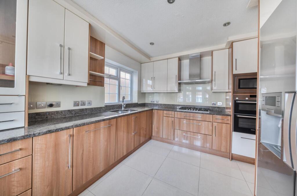 Davidson Frost-Wellings, DFW, Jellicoe Gardens, St