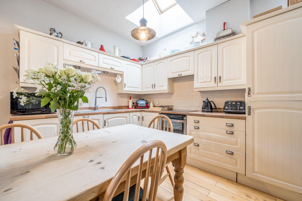 Kitchen / Dining ...