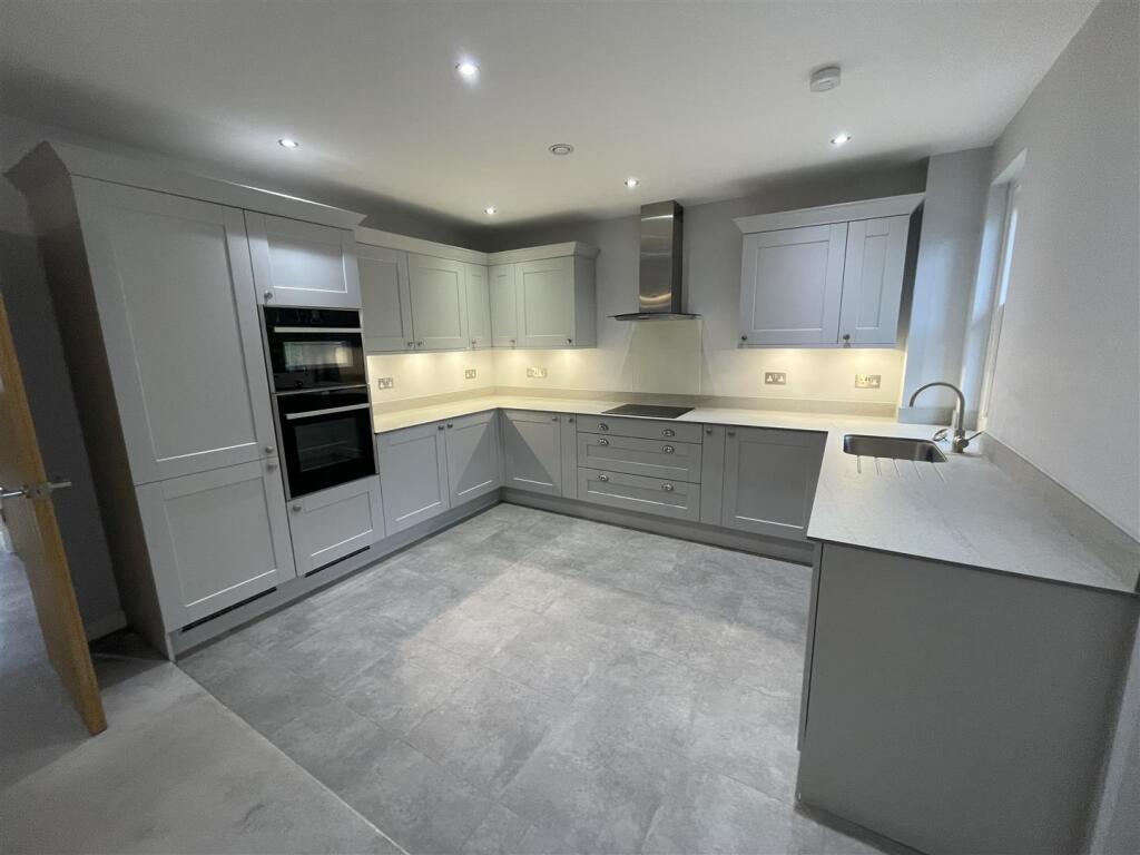 Rivers Ways Kingfisher Court, Wimborne