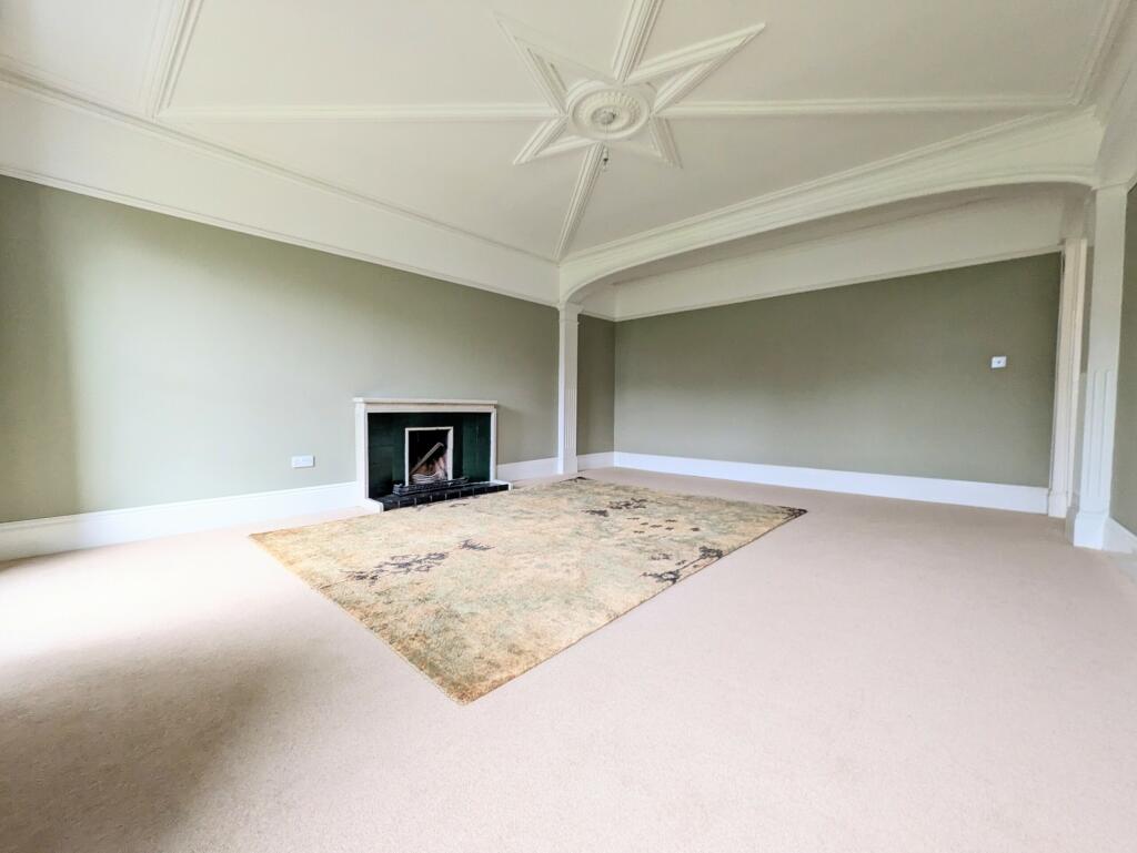 PXL_20241213_122532053.MP~2