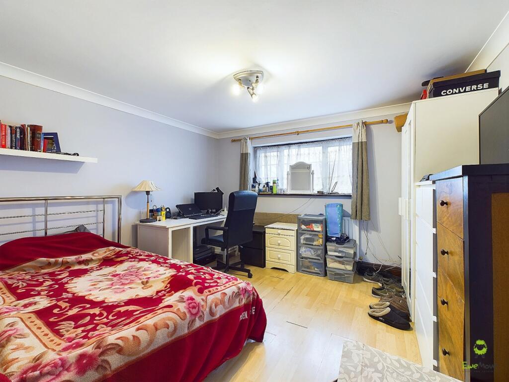 CAM04399G0-PR0023-STILL002