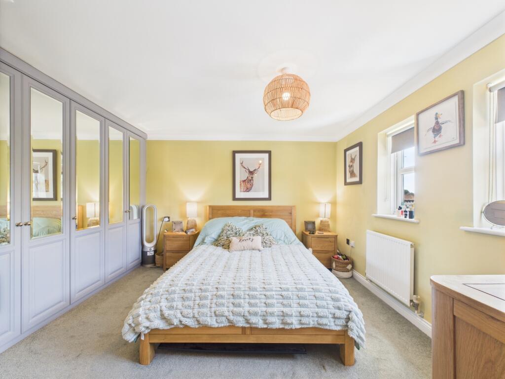 CAM02023G0-PR0161-STILL053