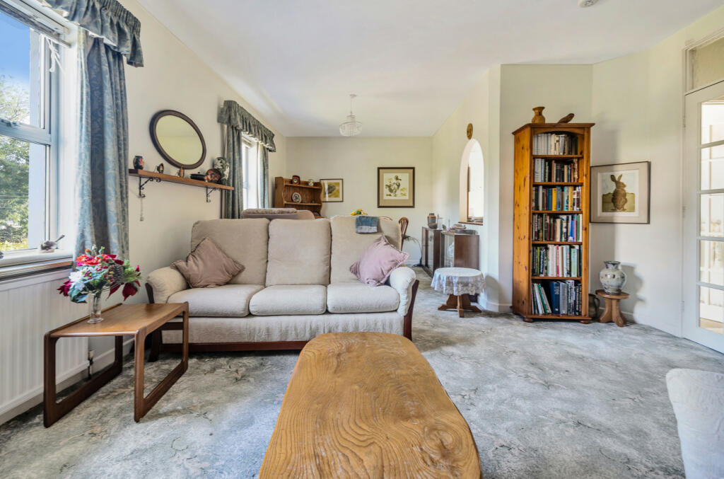 Sitting/Dining Room