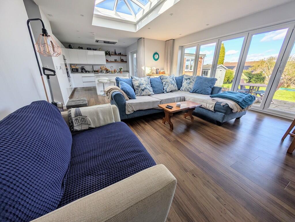 PXL_20250416_0928...