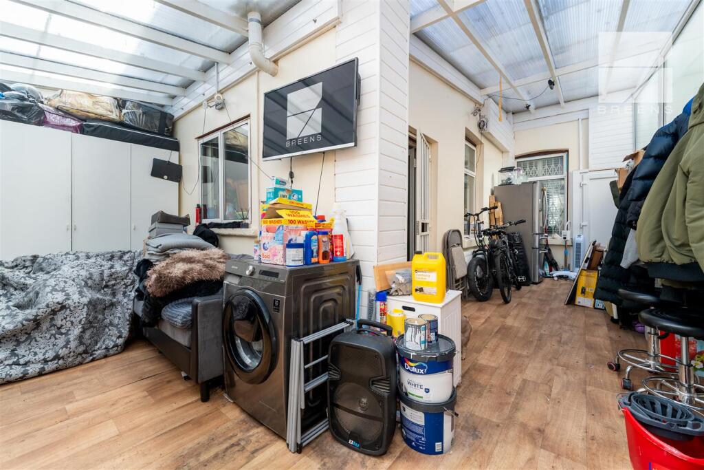 26 Leasownes Road_0017.jpg