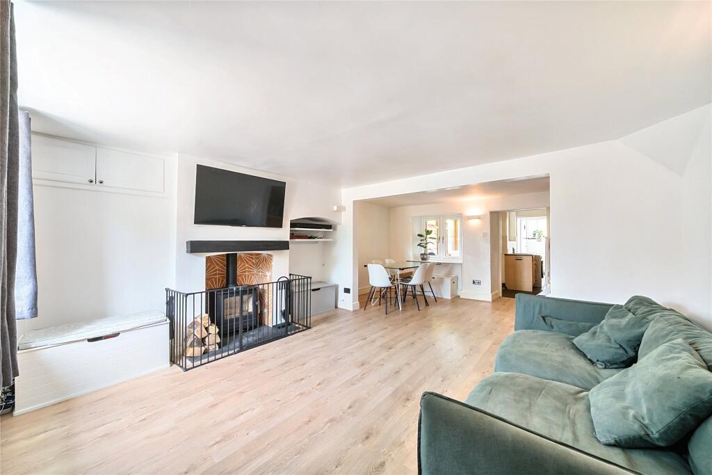 Sitting/Dining Room