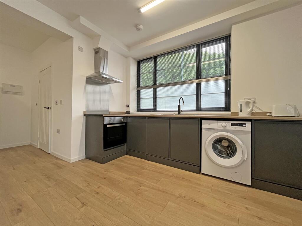 Flat 2 Kitchen