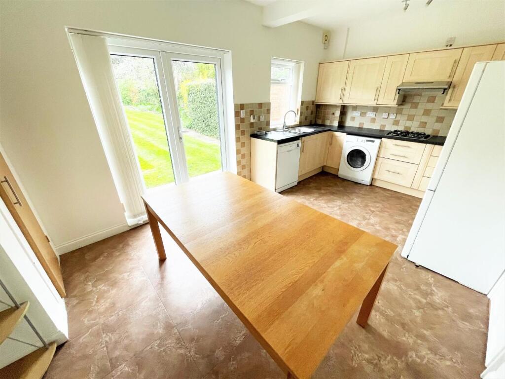 KITCHEN 1.jpg