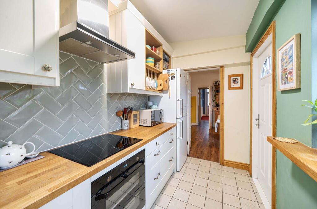 1393446-7-694a8ed...